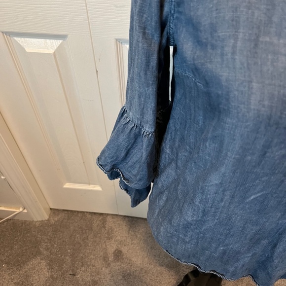 Gap size XS denim top - Picture 3 of 8